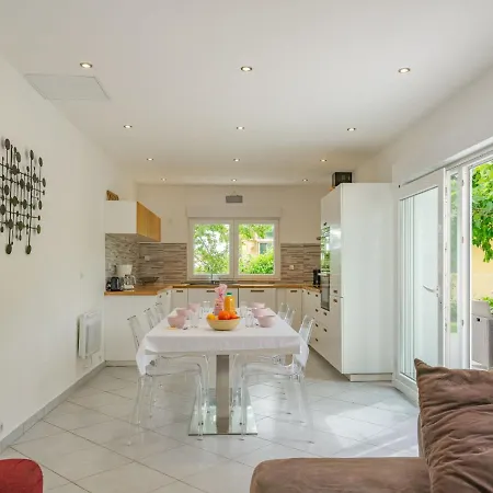Holiday Le Clouzit By Interhome Royan