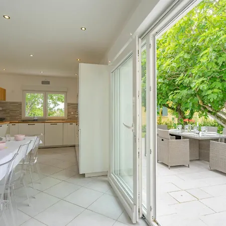 Nyaraló Holiday Le Clouzit By Interhome Royan