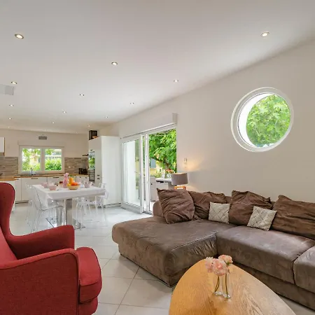 Holiday Le Clouzit By Interhome * Royan